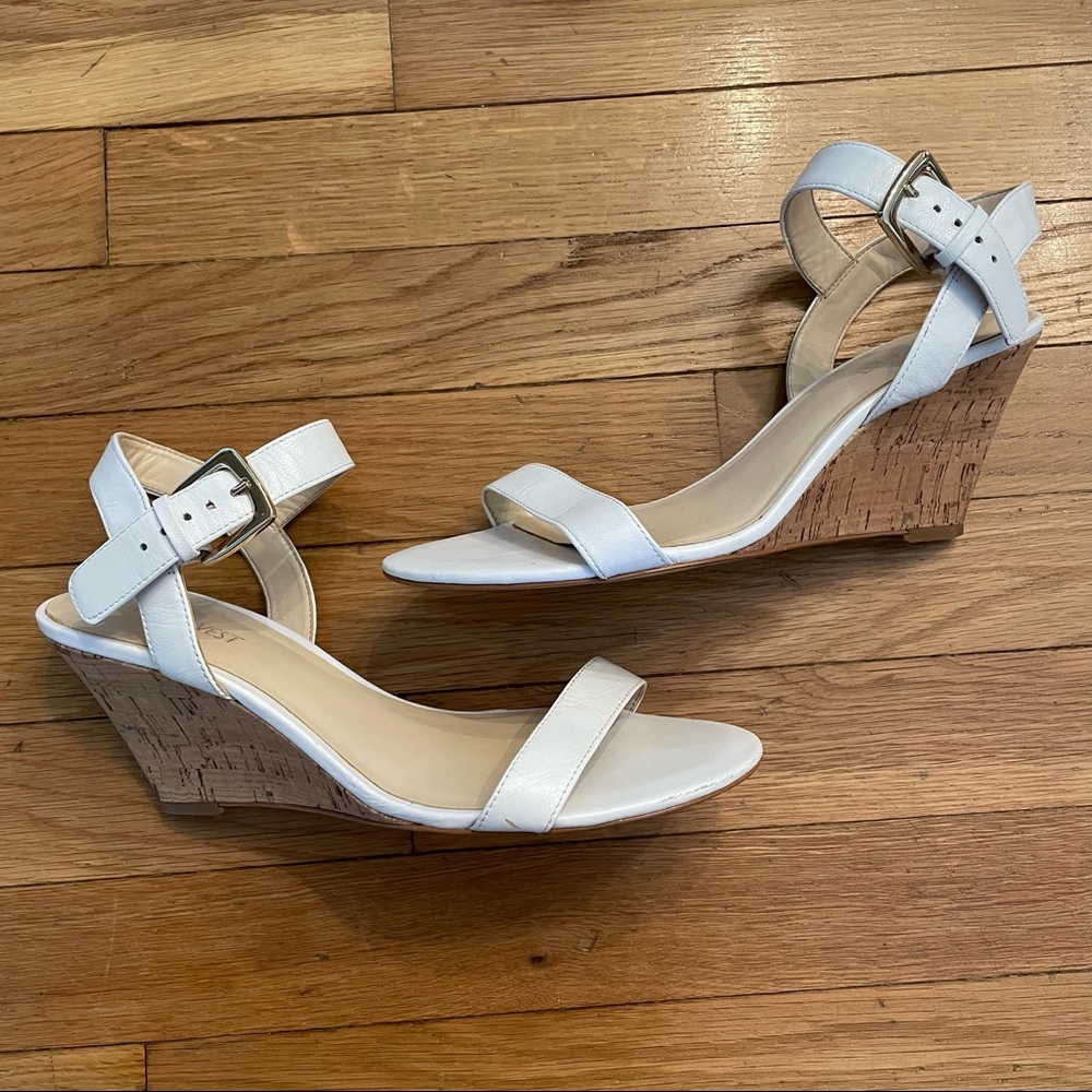 NINE WEST Kiani White Wedge Sandals 8.5 M Heels Ankle Strap